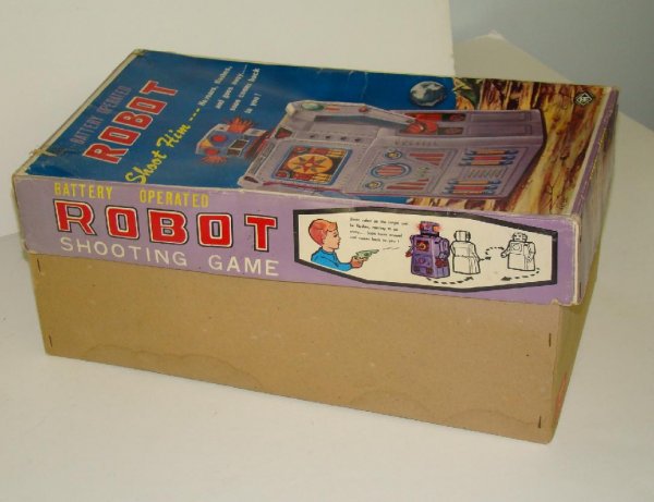 TARGET ROBOT. BOXED W/GUN & DARTS. JAPAN. - 5