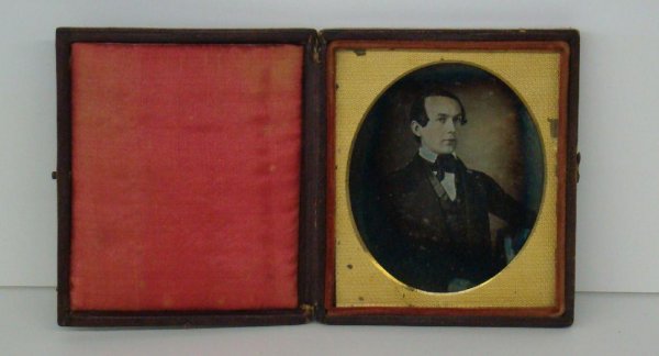 DAG: 1/6TH PLATE GENTLEMAN IN BRADY CASE