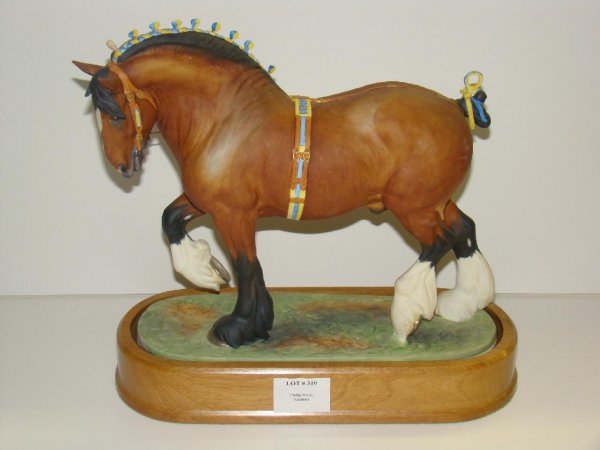 1964 DORIS LINDNER. SHIRE STALLION: ORIGINAL ROYAL WORCESTER FIGURINE TITLED "SHIRE STALLION", 1964, MODELLED BY DORIS LINDER. EDITION OF 500. MARKED "2905G". COMPLETE WITH WOOD PLINTH BASE. THERE IS ONE BROKEN TIP ALONG THE TOP OF THE