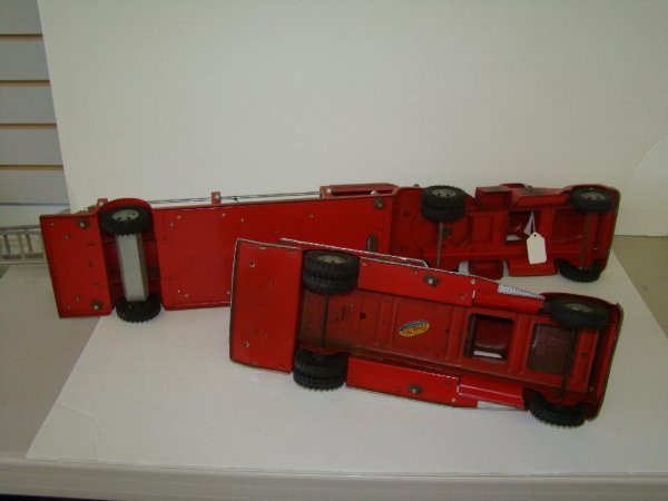 LOT OF 2 TONKA PRESSED STEEL FIRE ENGINES - 5