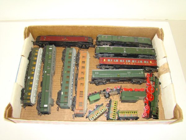 BOX LOT OF HO TRAINS - 2