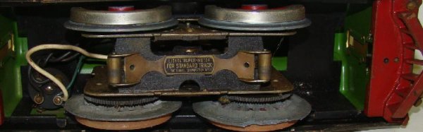 LOT OF TWO LIONEL TRAIN ENGINES - 4