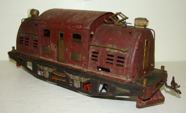 LOT OF TWO LIONEL TRAIN ENGINES - 5