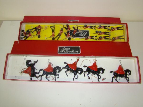 LOT OF 4 BRITAINS TOY SOLDIER SETS