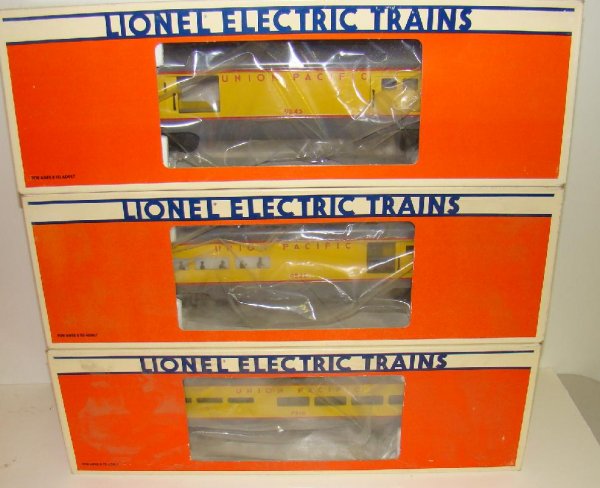 LOT OF BOXED LIONEL UNION PACIFIC TRAINS - 3