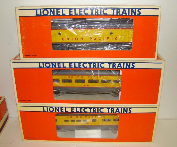 LOT OF BOXED LIONEL UNION PACIFIC TRAINS - 4