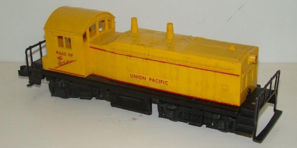 LOT OF THREE LIONEL ENGINES - 6