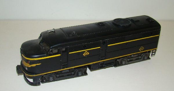 LOT OF TWO LIONEL ERIE ENGINES - 2