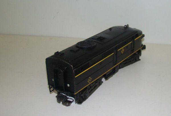 LOT OF TWO LIONEL ERIE ENGINES - 3