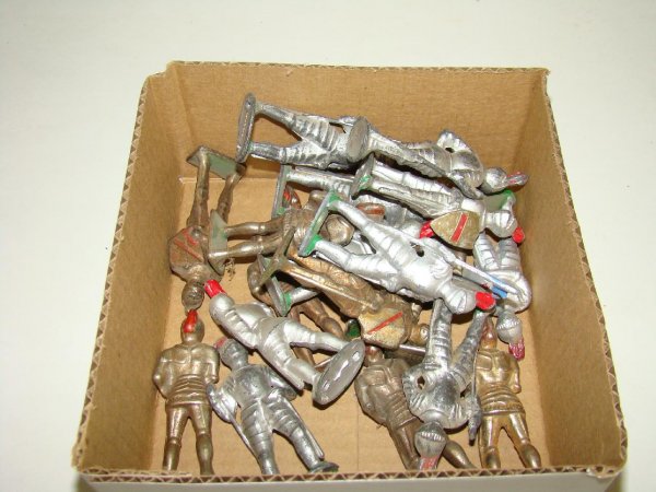 LOT OF MANOIL KNIGHTS
