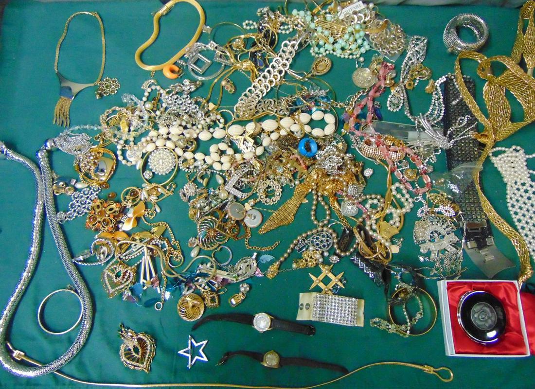 Costume Jewelry Lot.: Lot includes Costume Jewelry , Bracelets, Watches etc. This lot is offered on behalf of the Bronx Public Administrators Office from the Estate of Renee Berkowitz (292/19-3.)