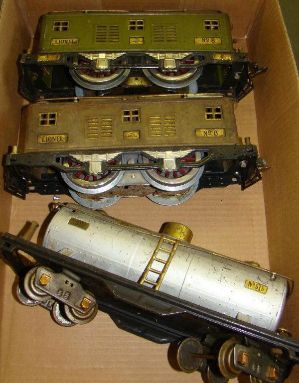 3 Piece Lionel Standard Gauge Lot: includes #515 tank car, and (2) #8 engines. Each shows some wear throughout. Possibly repainted. Sold as is.