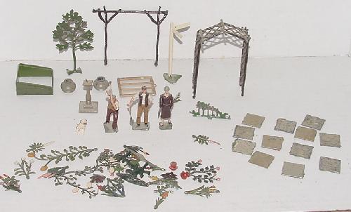 BRITAINS. GROUP LOT OF CIVILIAN PIECES.