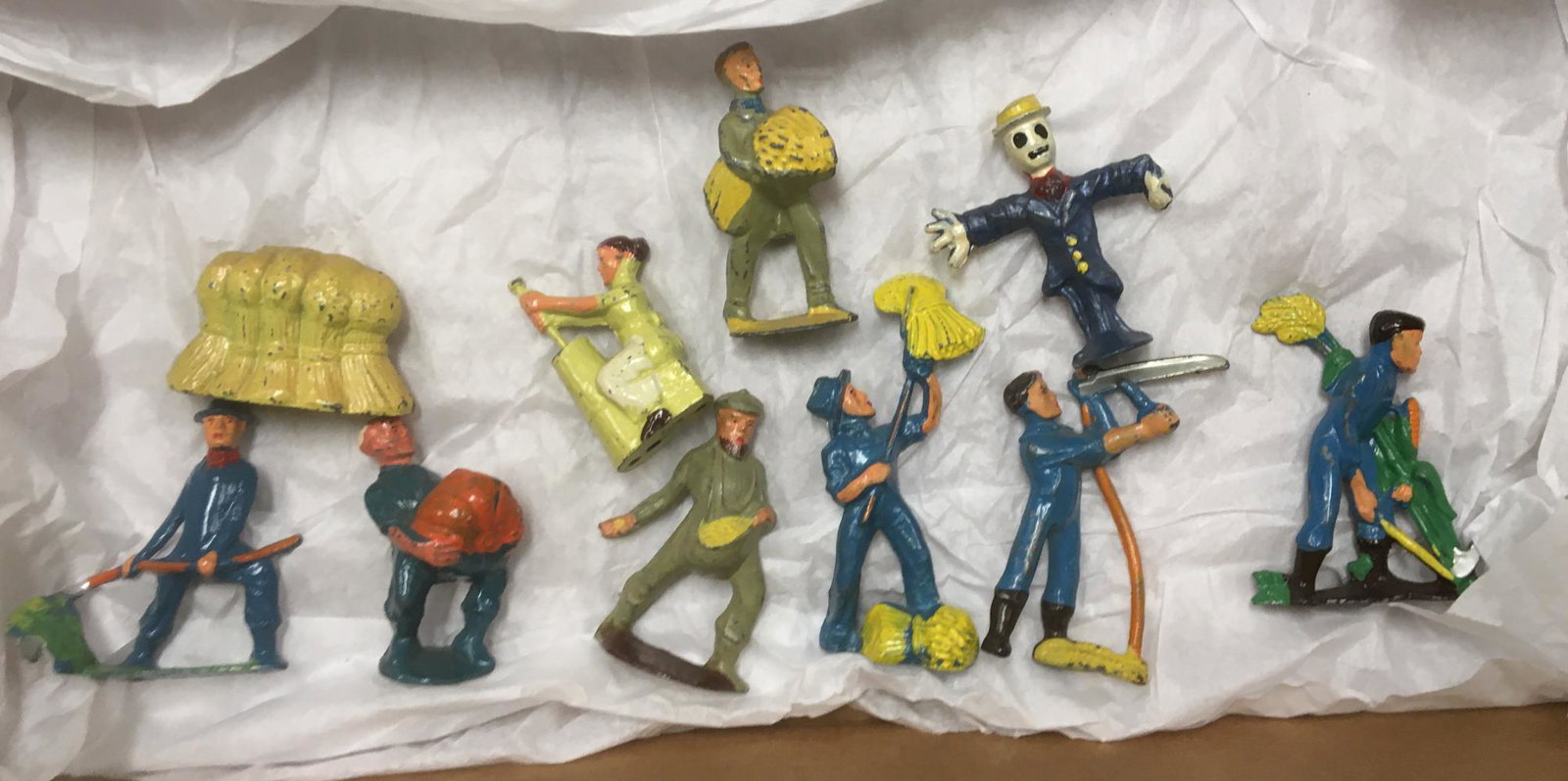 10 Happy Family Dimestore Farm Figures (1 of 4)