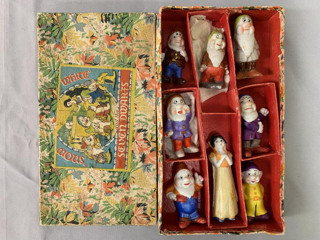 Snow White Bisque Comic Character Figure Set (1 of 4)