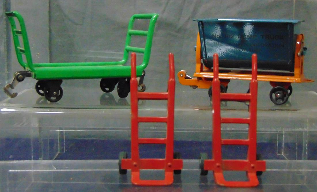 Lionel 163 Station Set: Nice and clean, including a 161 Cart; 162 Dump cart & 2 #157 Handcars. They show light use.