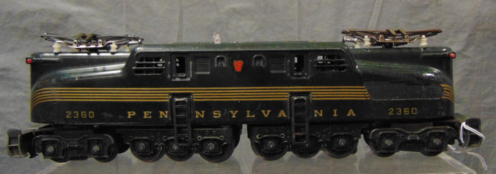 Restored Lionel 2360 PRR GG1: Nice dual motor GG1, well done restoration.