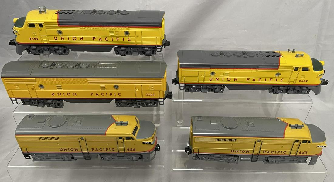 Modern UP Diesels: Includes a Lionel 8480/8482 F3 AA Diesels; Lionel UP B-Unit(doesn’t match others); K-Line K21911 UP F3 AA Diesels. They show light playwear.
