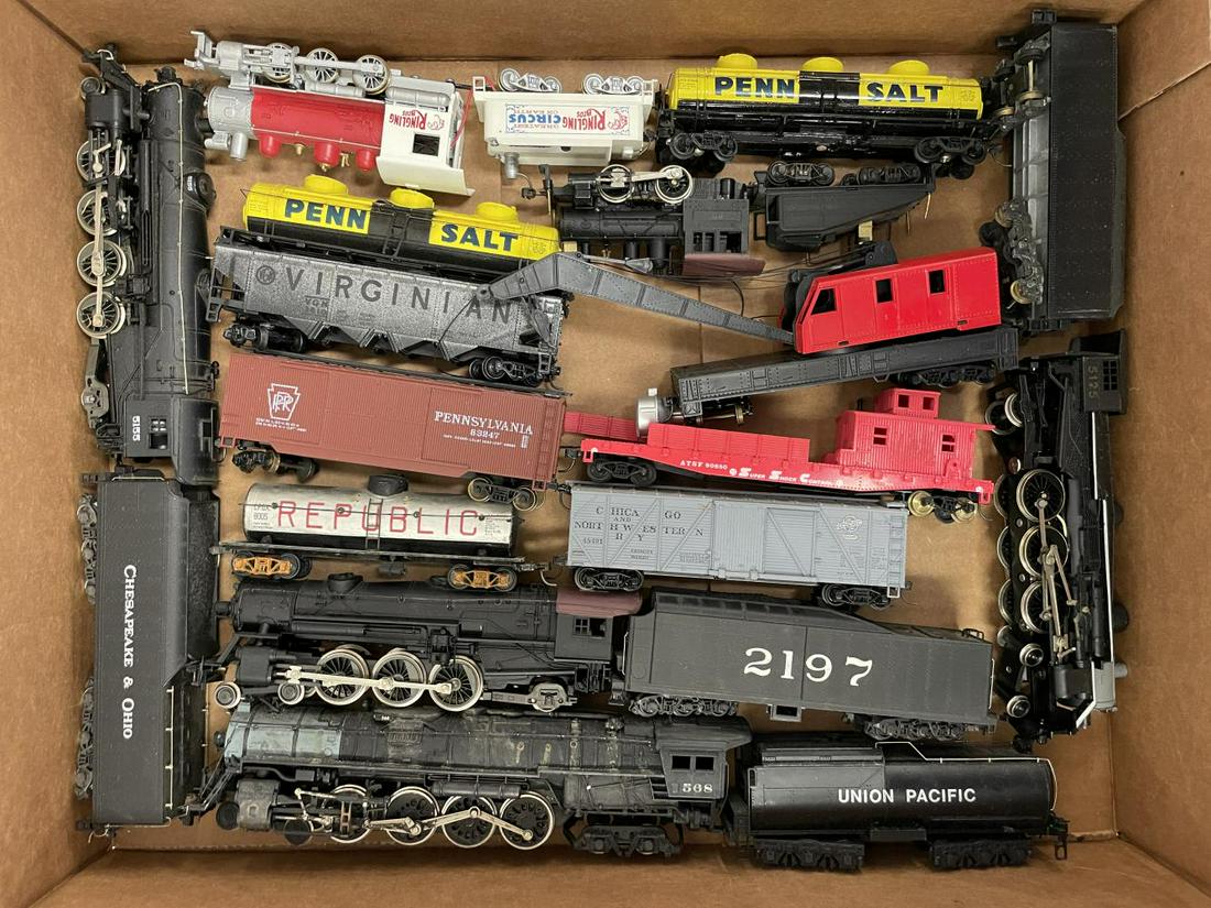 Large Group HO Locos & Cars: Includes a Riva Rossi 4-6-2 , 0-4-0 & Mikado; Bachmann UP Northern; RSO Pacific & others with several freight cars, most with Kadee couplers.