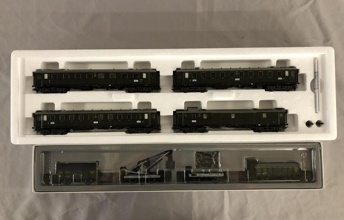 2 Marklin HO Early Style Car Assortments (1 of 3)