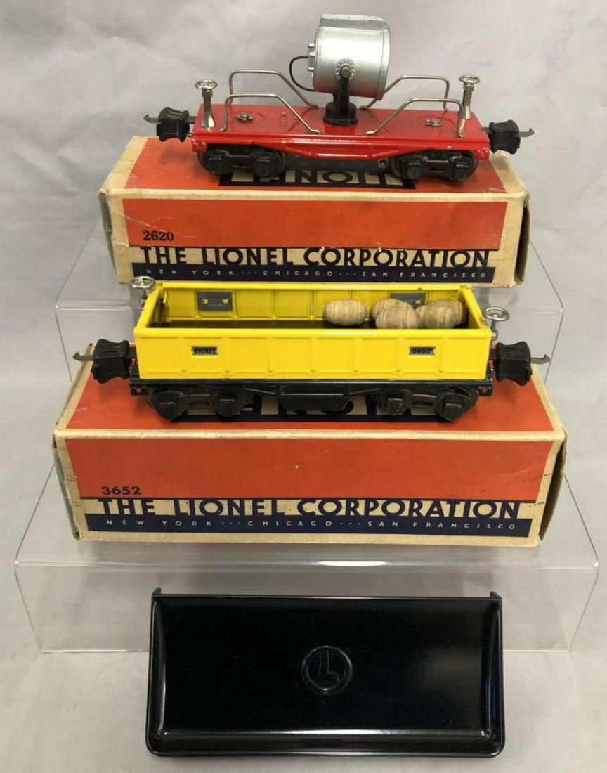 Nice 1939 Boxed Lionel 3652 & 2620 Freights (1 of 9)