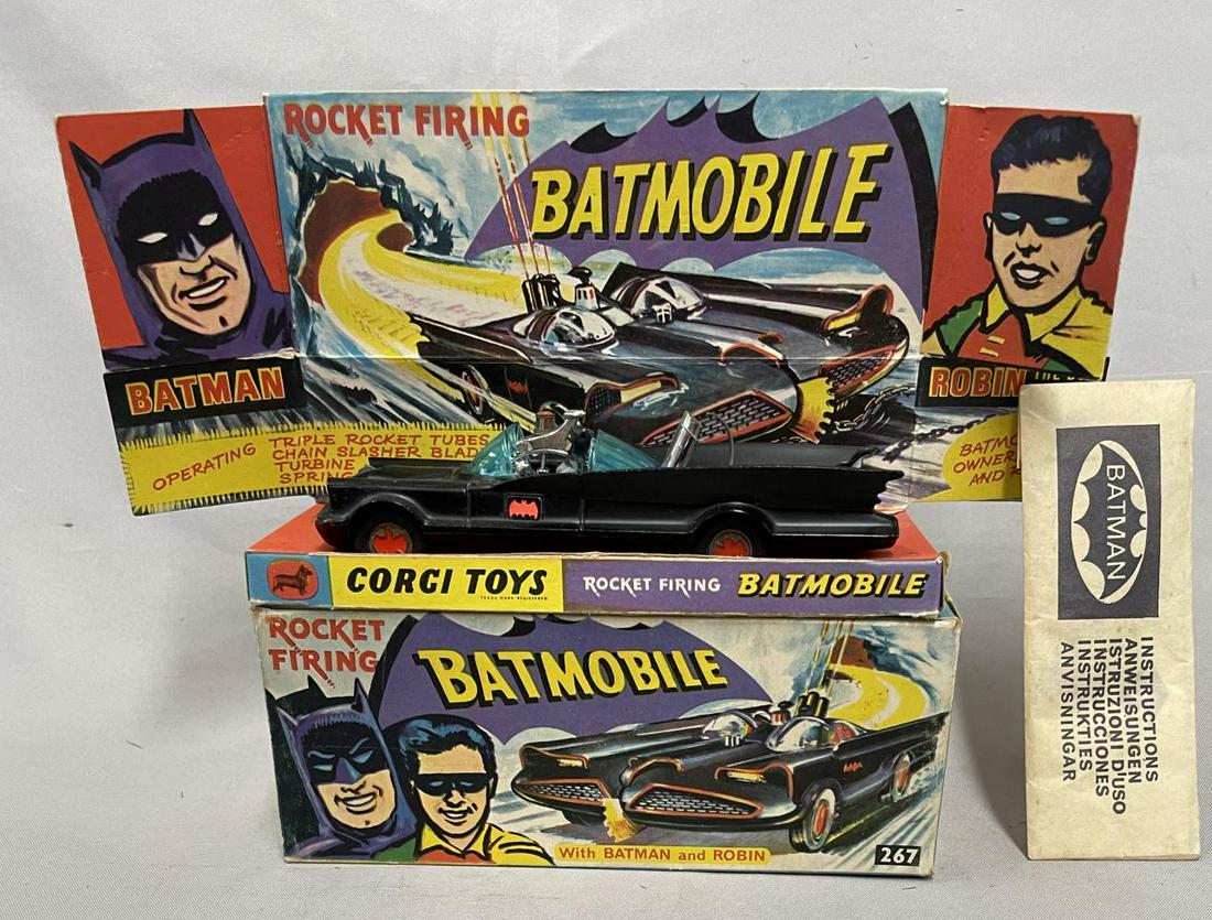 Nice Boxed Corgi 267 Batmobile (1 of 3)