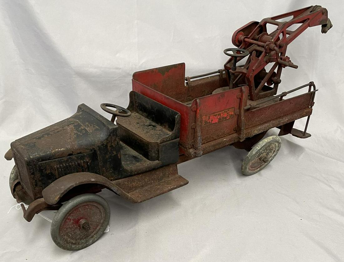 Early Buddy L 209 Packard Wrecker (1 of 6)