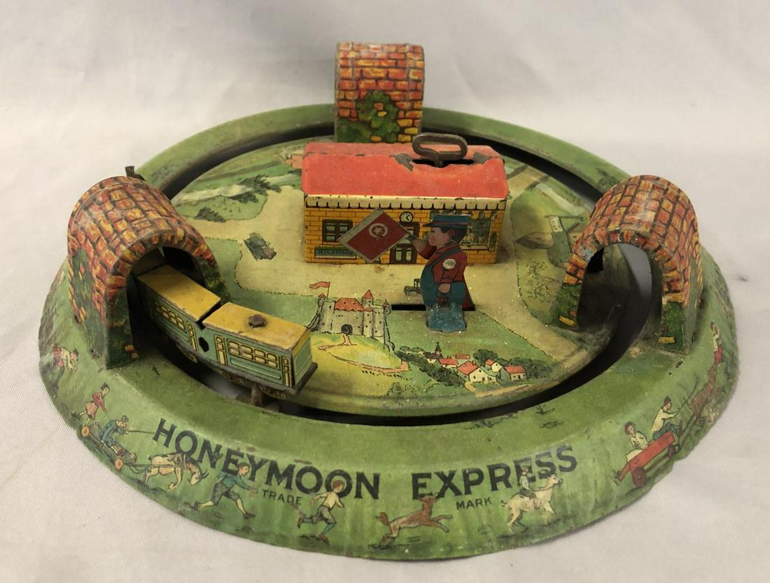 Marx Wind Up Honeymoon Express. Early Version. (1 of 4)