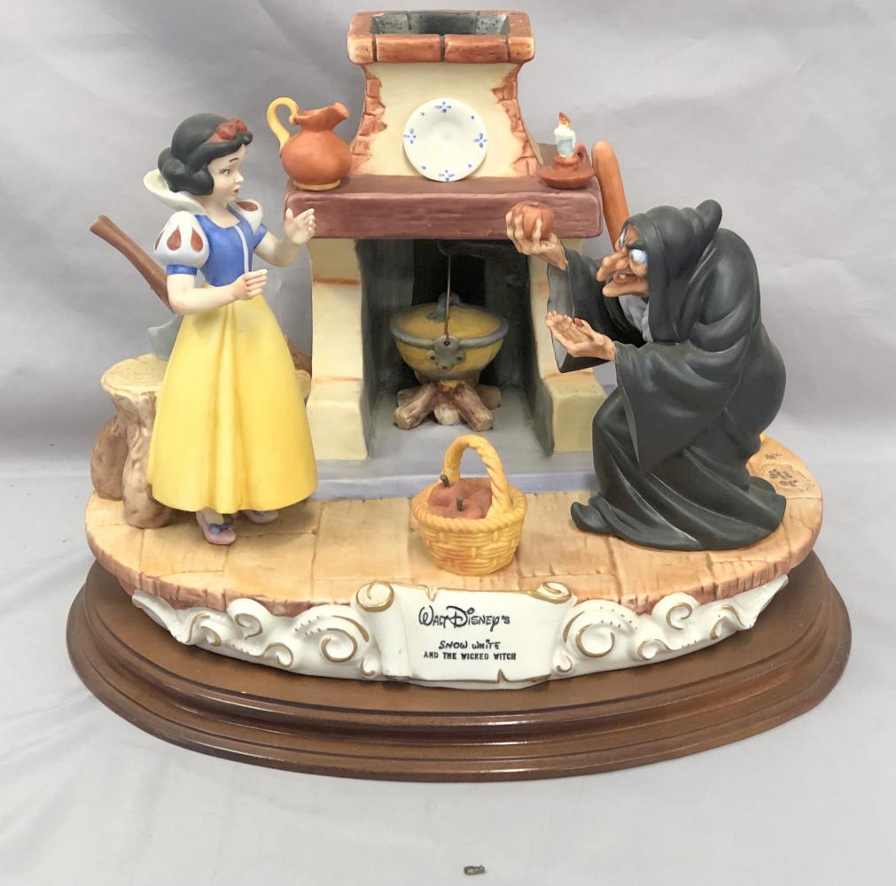 Snow White & Wicked Witch, Capodimonte Sculpture (1 of 10)