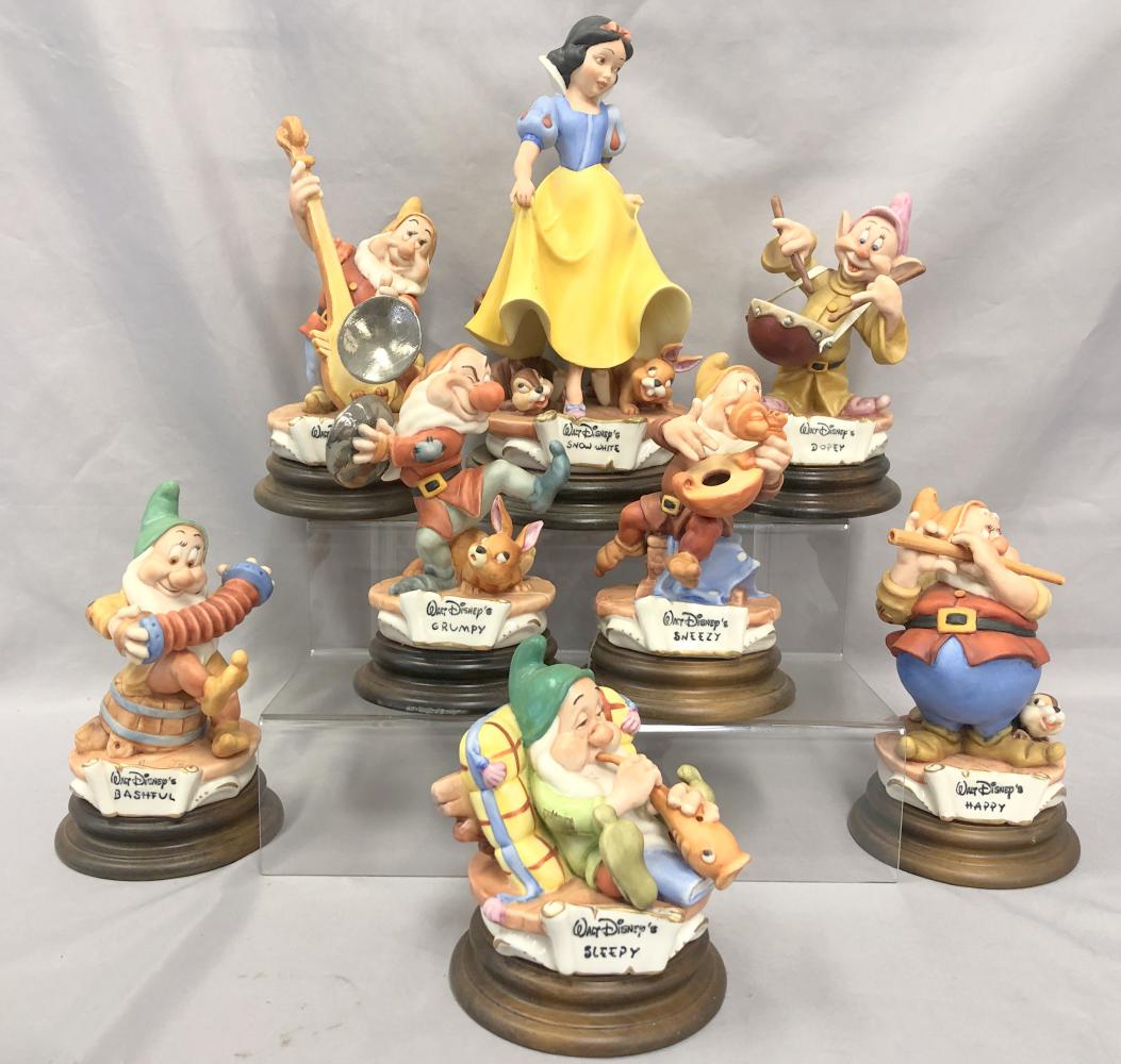 Snow White & the Seven Dwarfs Capodimonte Set (1 of 3)