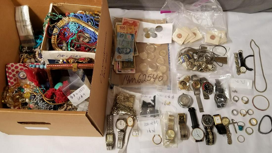 Large Estate Jewelry Lot. (1 of 10)