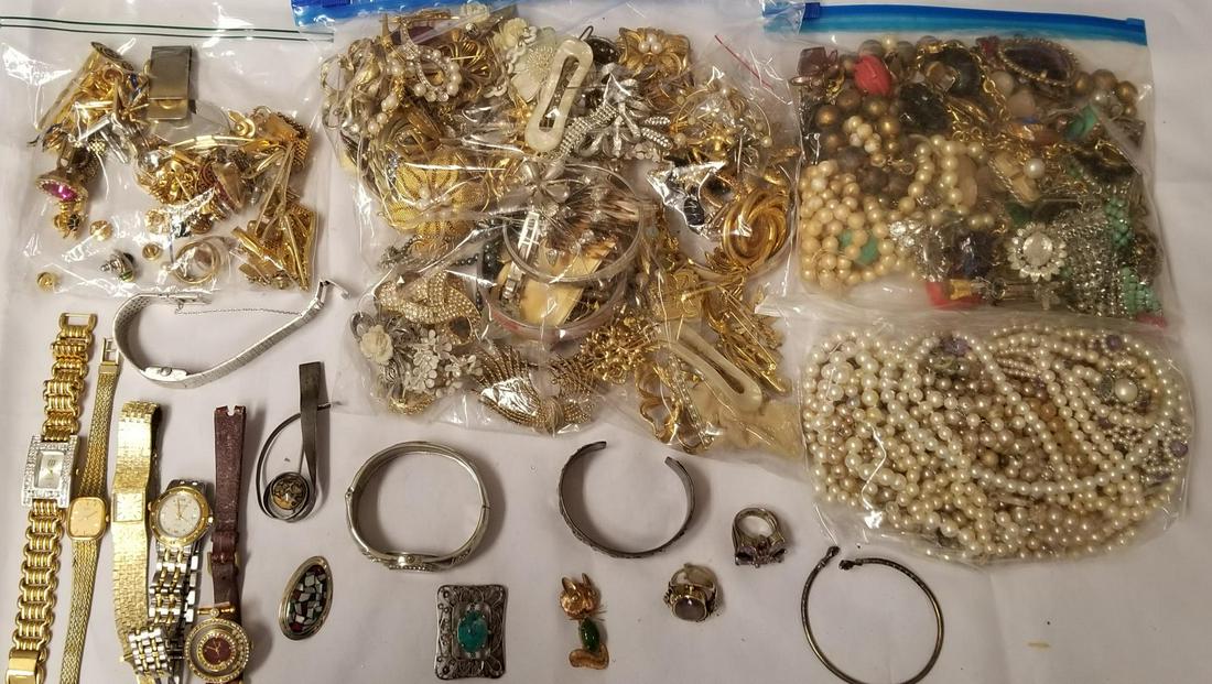 Estate Jewelry Lot. (1 of 9)