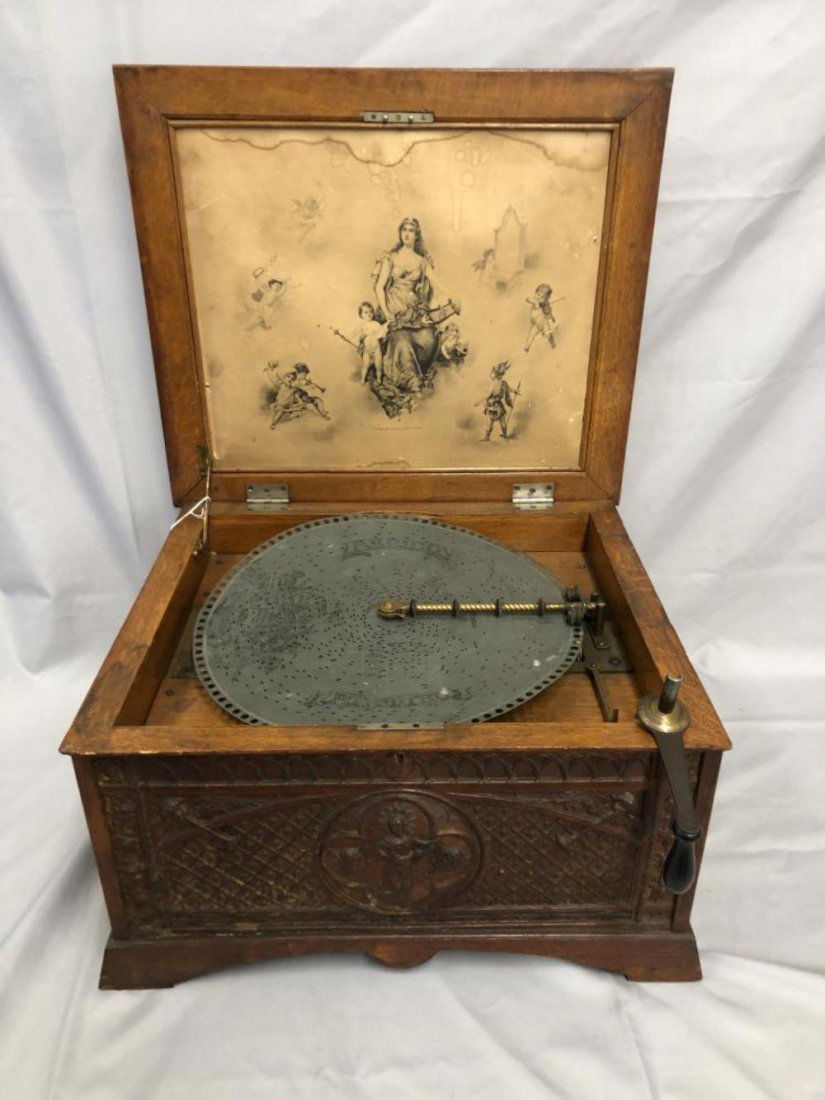 Golden Oak Cased, Regina Music Box (1 of 11)