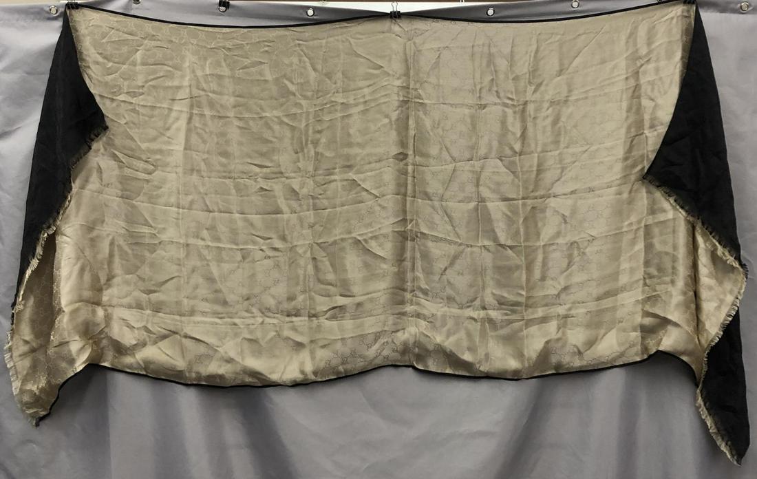 Gucci Silk Scarf. (1 of 2)