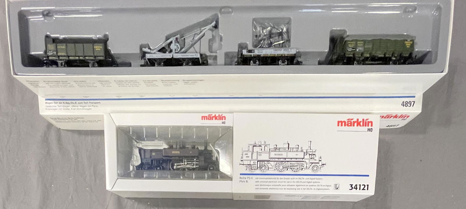 Early Style Marklin HO Steam Freight Set (1 of 2)