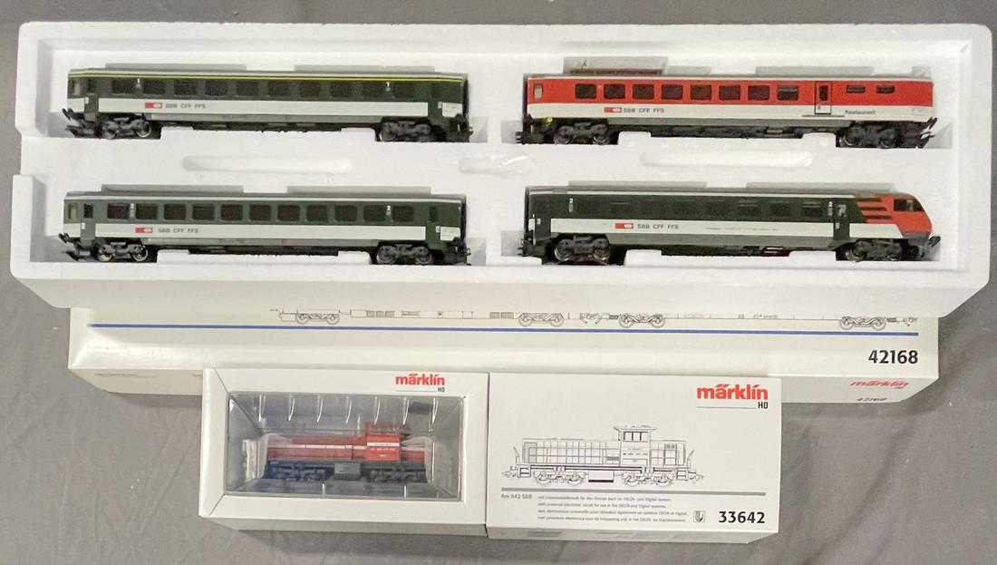 Marklin HO Swiss Passenger Set (1 of 2)