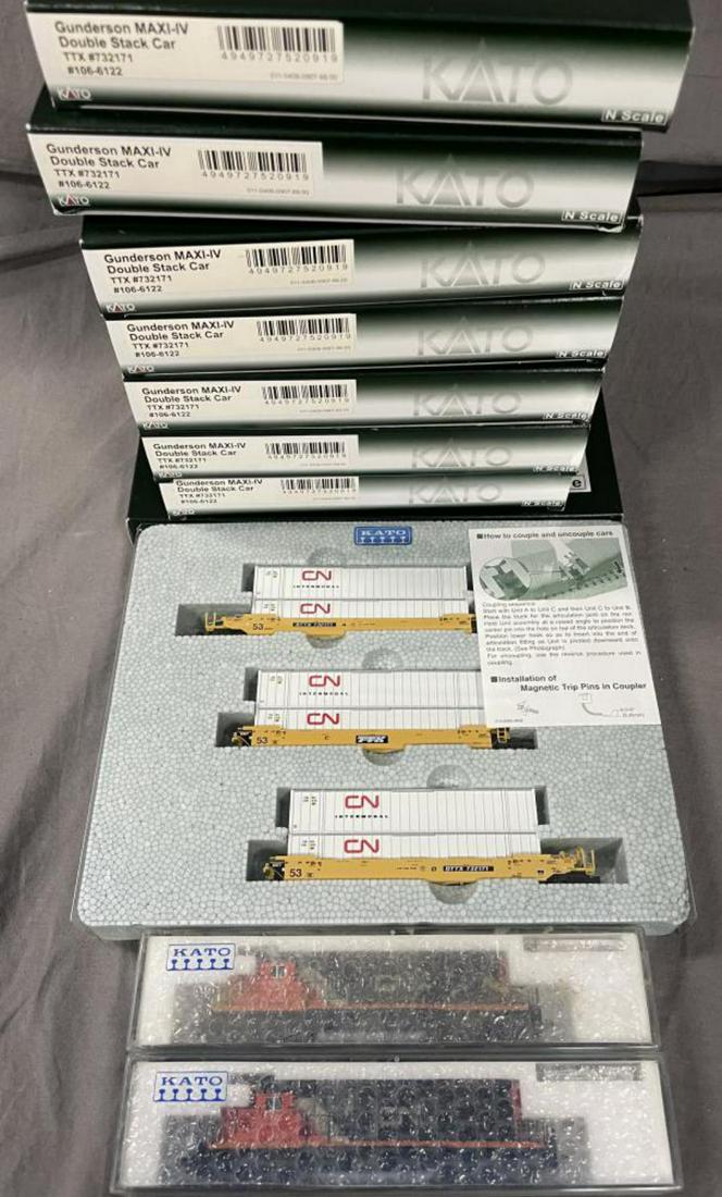 10pc KATO N Gauge CN Maxi IV Freight Set (1 of 3)