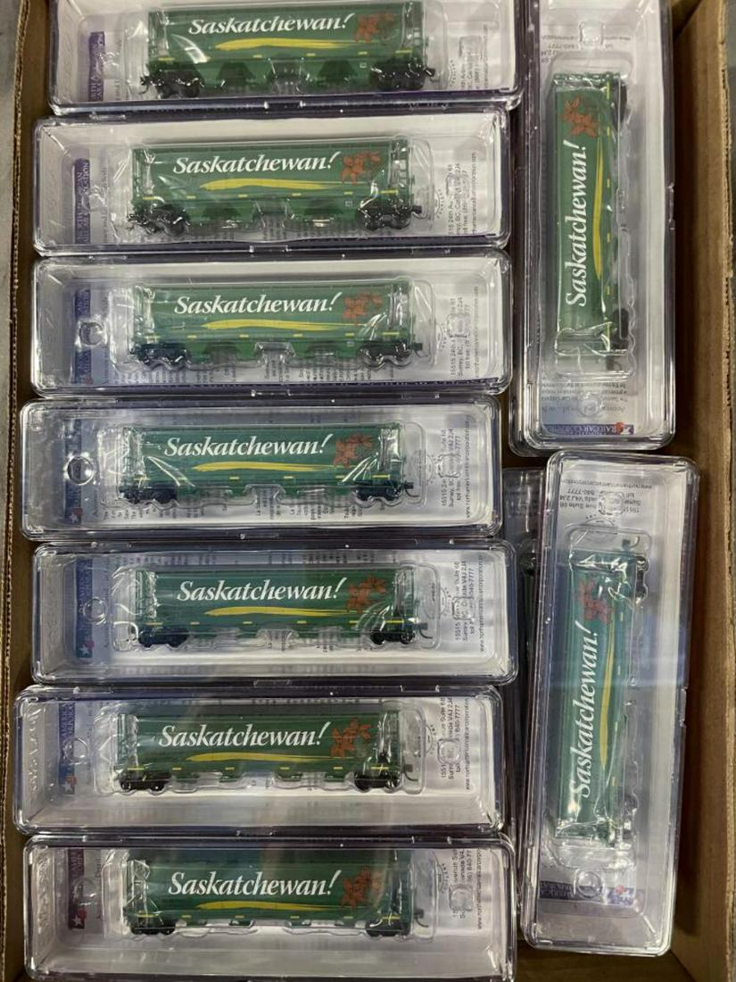18 NARC N Gauge Saskatchewan Center Flow Hoppers (1 of 2)