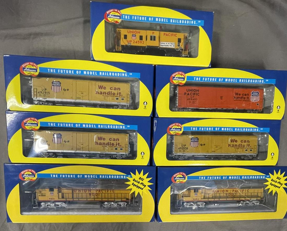 7pc Athearn HO UP Double Diesel Freight Set (1 of 3)