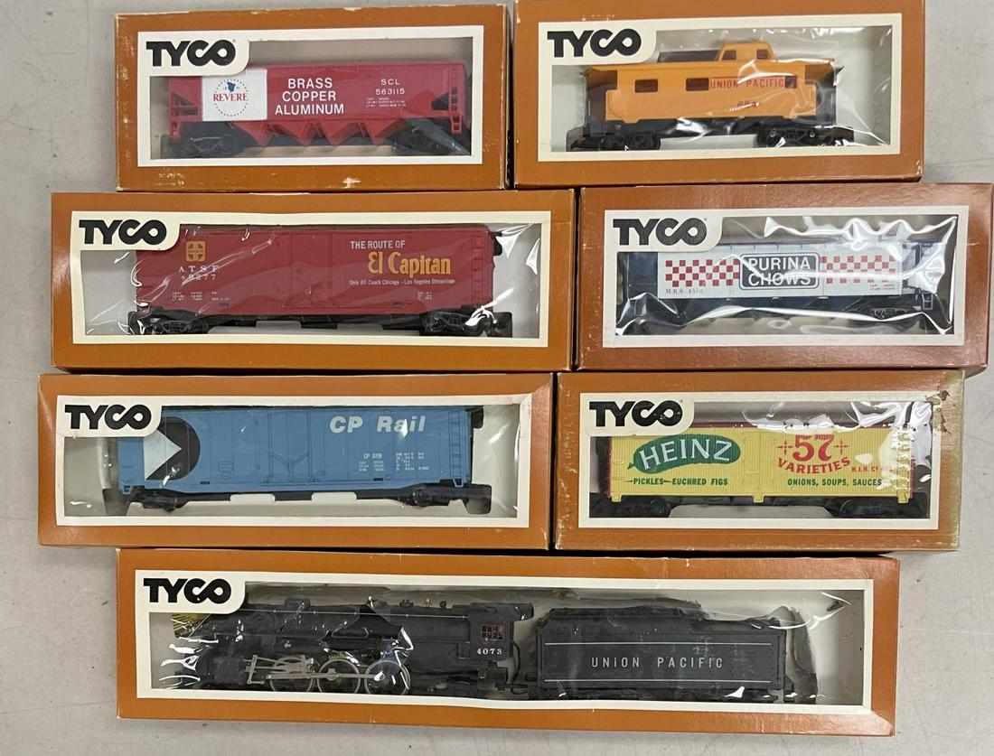 7Pc Boxed Tyco HO Steam Freight Set (1 of 4)