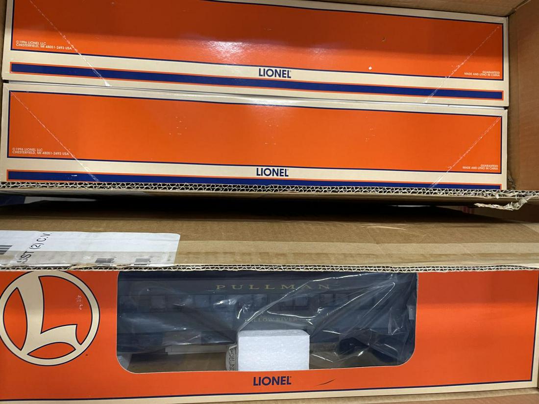 8 Lionel Scale Pullman Heavyweights (1 of 4)