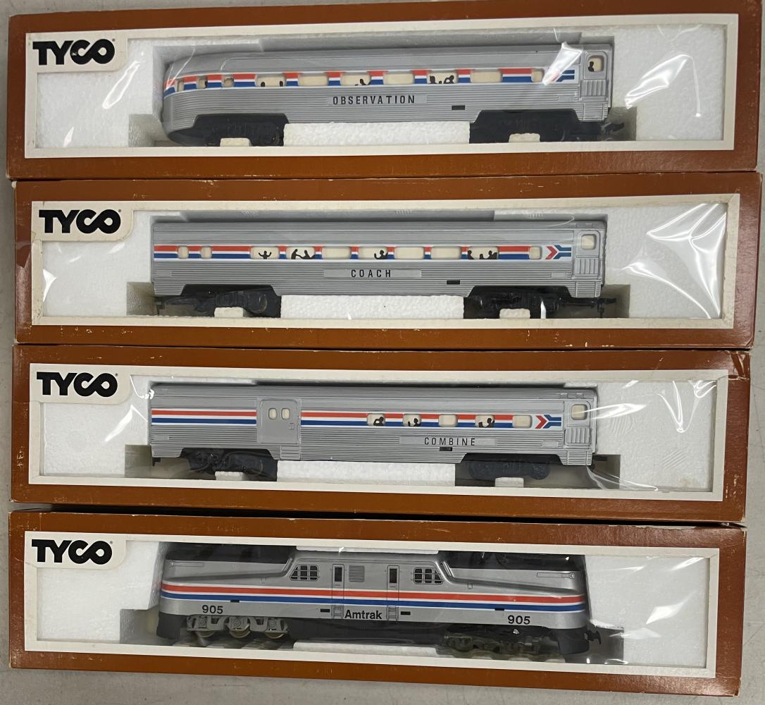 Boxed Tyco HO Amtrak GG1 Passenger Set (1 of 1)