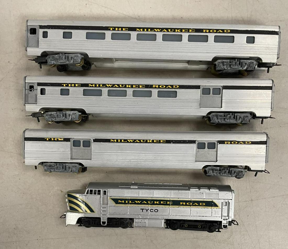 Scarce Tyco HO Little Trains MR Passenger Set (1 of 2)
