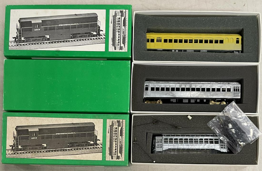 3 Bowser HO Die Cast Trolleys (1 of 3)