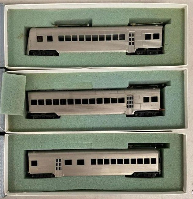 3pc  HO Brass Illinois Terminal 300 Streamliner (1 of 2)