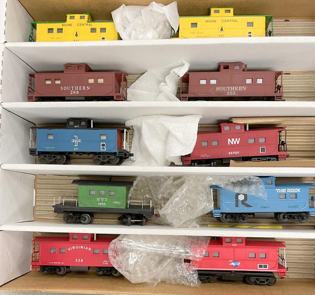 16 S Gauge Freight Cars, 10 Customs (1 of 6)