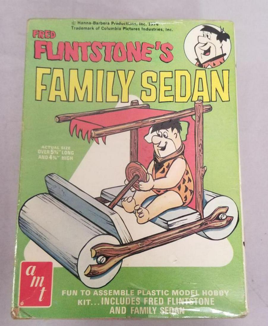 Fred Flintstone. AMT Model Family Sedan Boxed. (1 of 4)