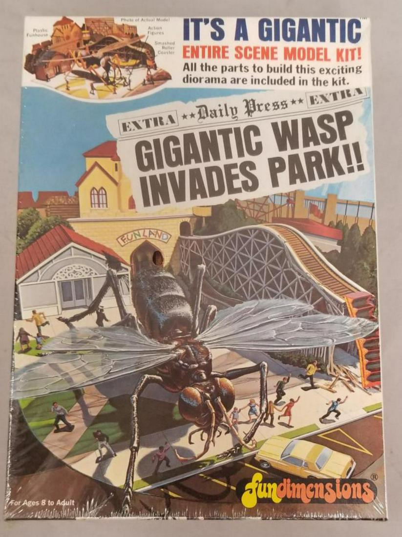 Fundimensions Model Kit Mint in Box. (1 of 4)