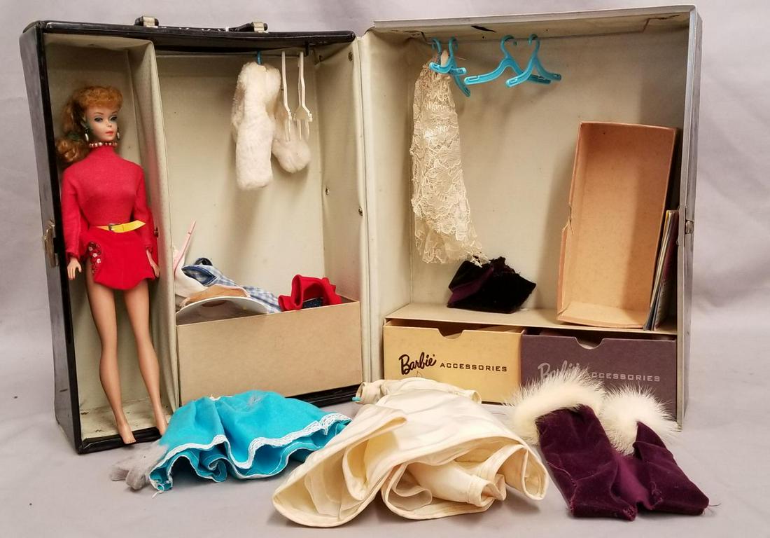 1962 Barbie Case with Bubble Cut & Accessories (1 of 10)