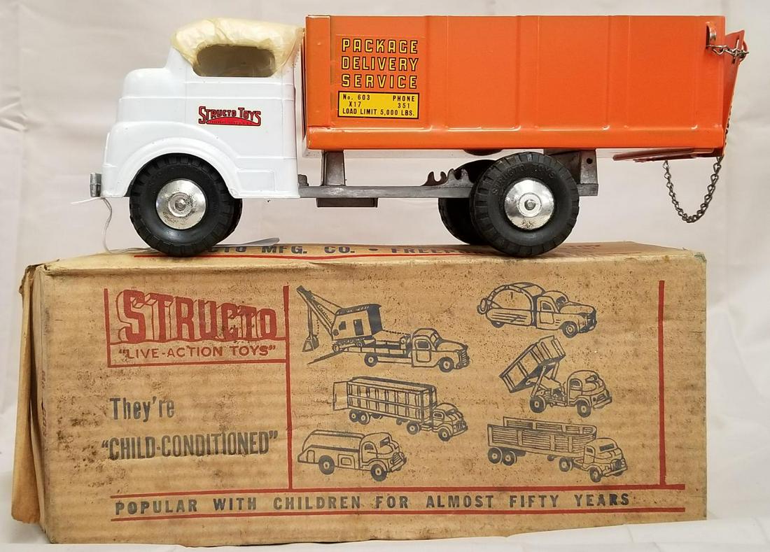 Mint Boxed Structo 603 Package Delivery Truck (1 of 9)